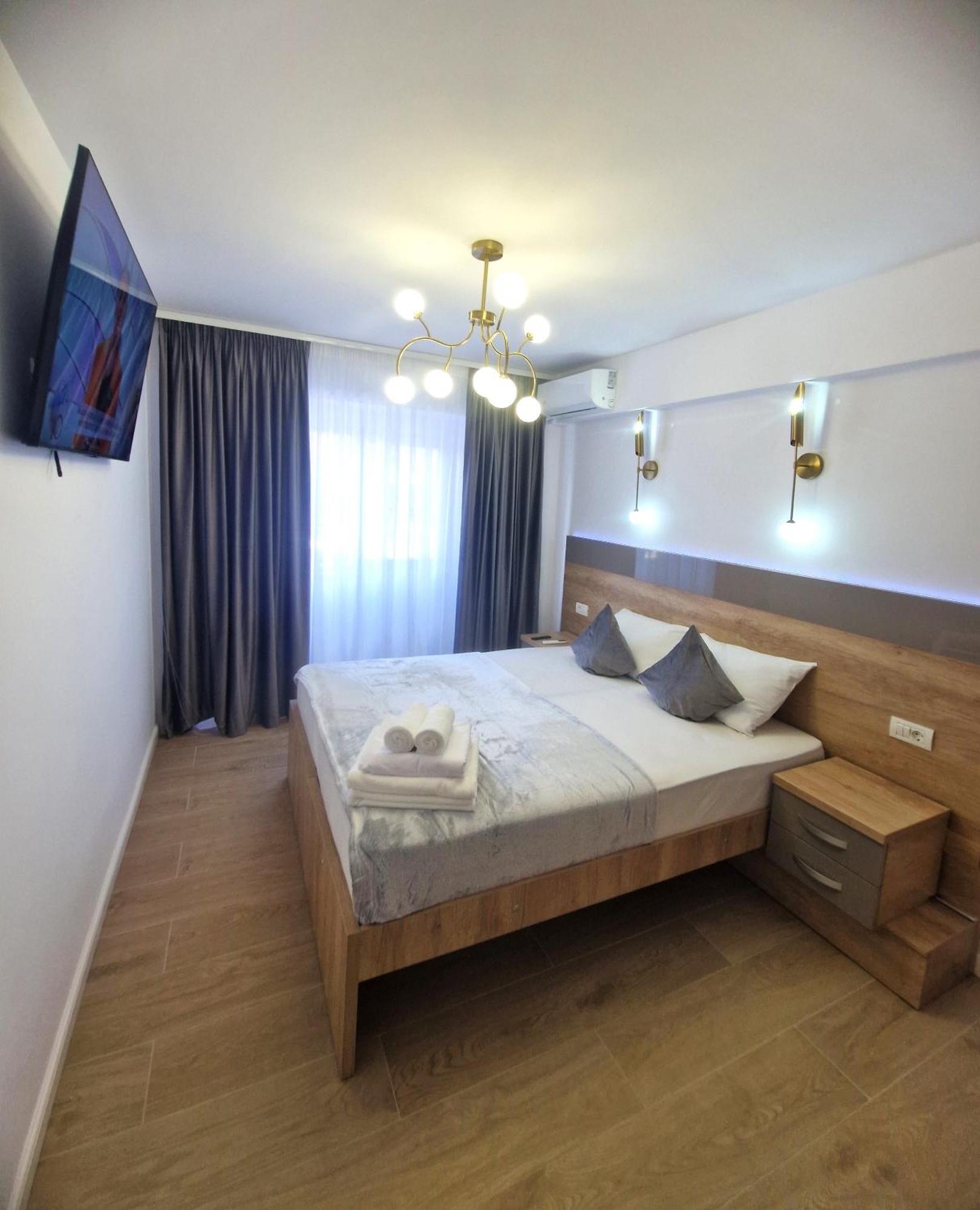 Ultracentral Luxury Apartament Куртя-де-Арджеш Экстерьер фото