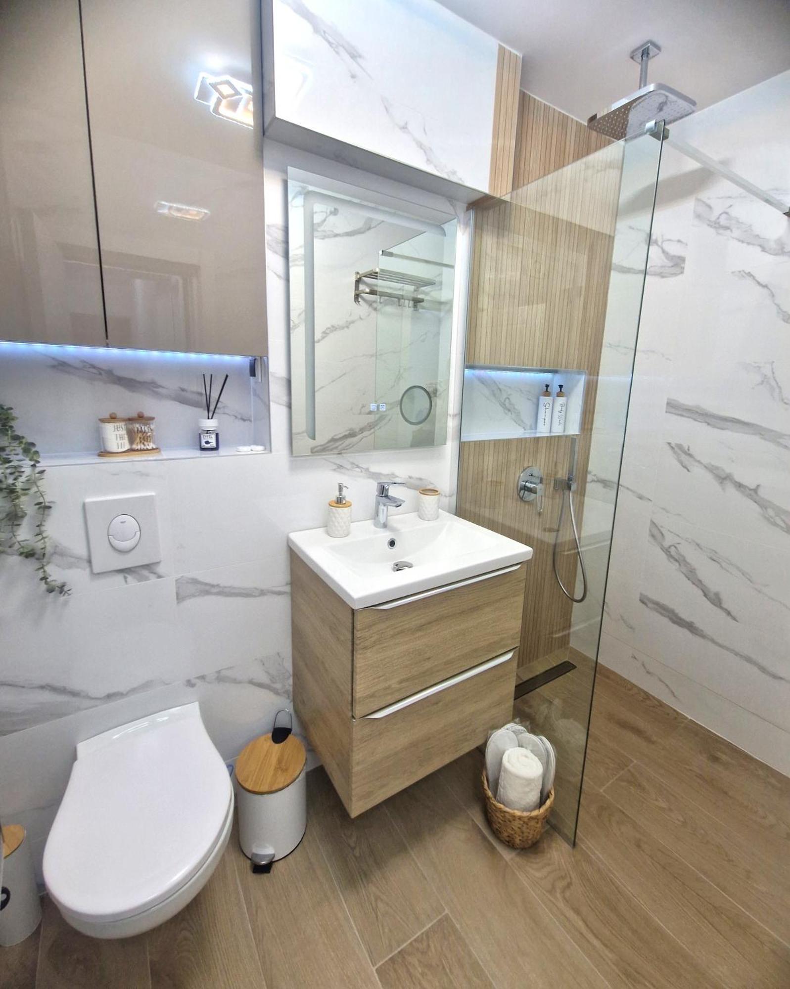 Ultracentral Luxury Apartament Куртя-де-Арджеш Экстерьер фото