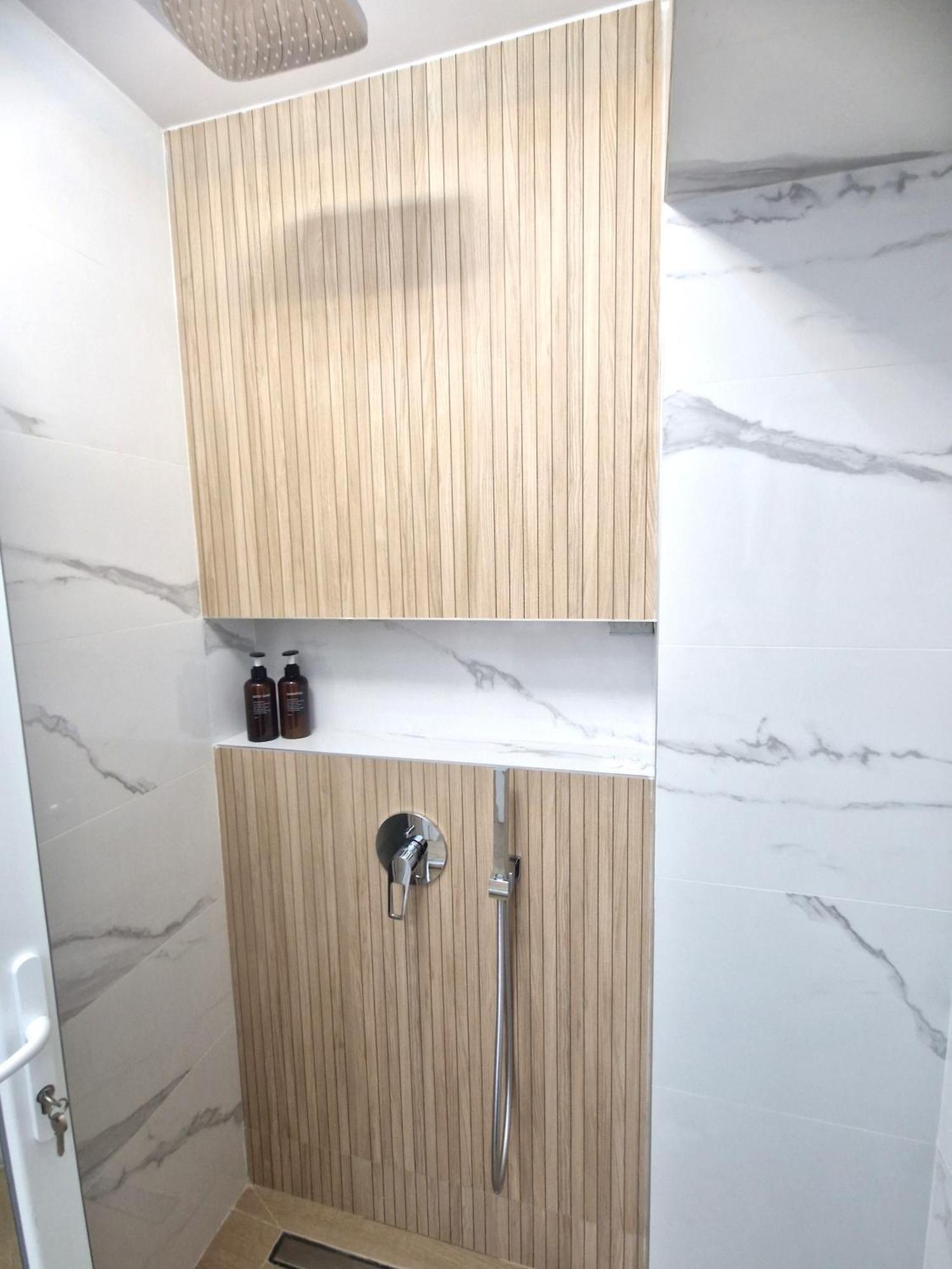 Ultracentral Luxury Apartament Куртя-де-Арджеш Экстерьер фото