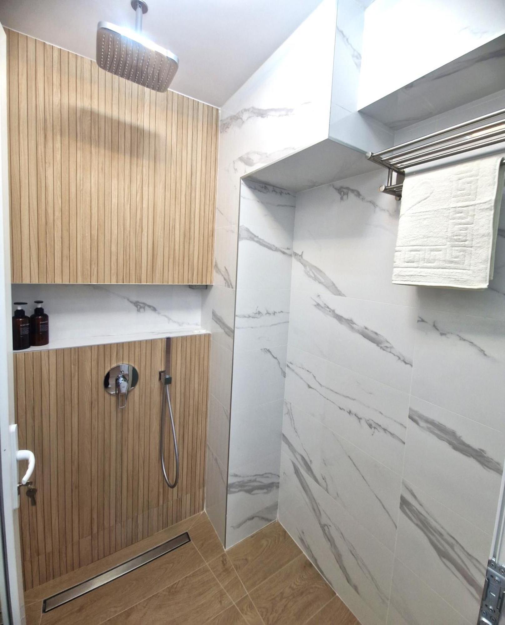 Ultracentral Luxury Apartament Куртя-де-Арджеш Экстерьер фото
