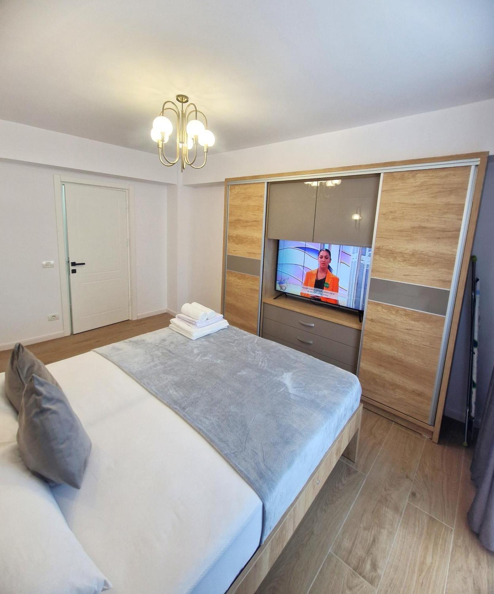 Ultracentral Luxury Apartament Куртя-де-Арджеш Экстерьер фото